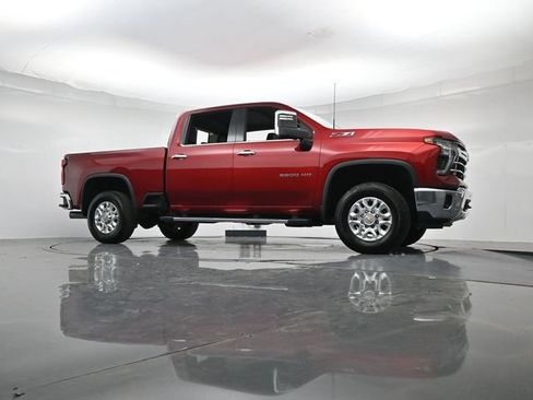 Used 2025 Chevrolet Silverado 2500 LTZ w/ LTZ Convenience Package AWD/4WD image 39