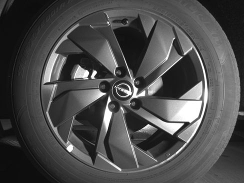 Used 2025 Nissan Rogue SV FWD image 12