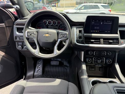 Used 2021 Chevrolet Tahoe 2WD w/ 1FL Safety Package image 2