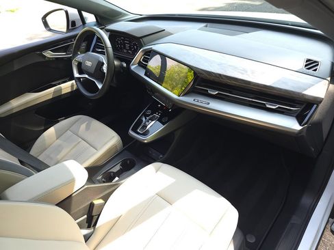 Used 2023 Audi Q4 e-tron Premium w/ Convenience Package image 21