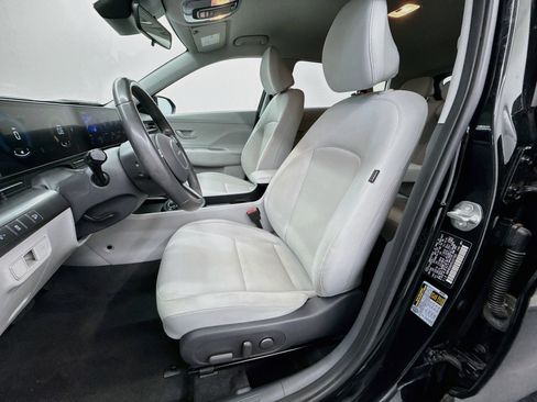 Used 2025 Hyundai Kona SEL FWD image 13