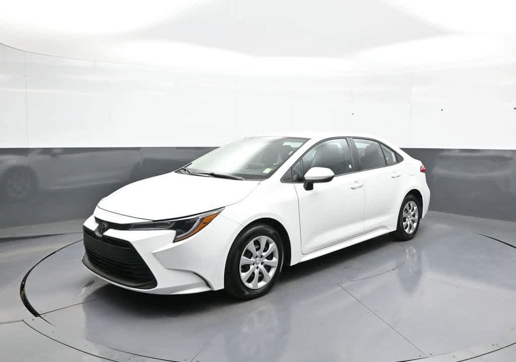 Used 2026 Toyota Corolla LE FWD image 9