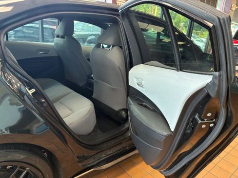 Used 2021 Toyota Corolla SE FWD image 30