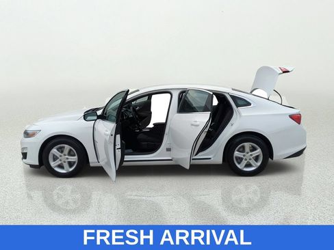 Used 2021 Chevrolet Malibu LS FWD image 12