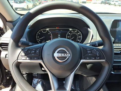 New 2026 Nissan Altima 2.5 SV FWD image 17