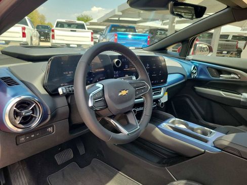 New 2025 Chevrolet Equinox EV LT w/ Convenience Package II image 2