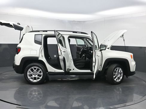 Used 2021 Jeep Renegade Latitude image 34
