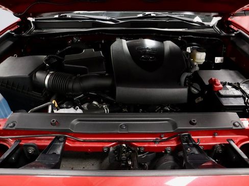 Used 2022 Toyota Tacoma TRD Sport image 16