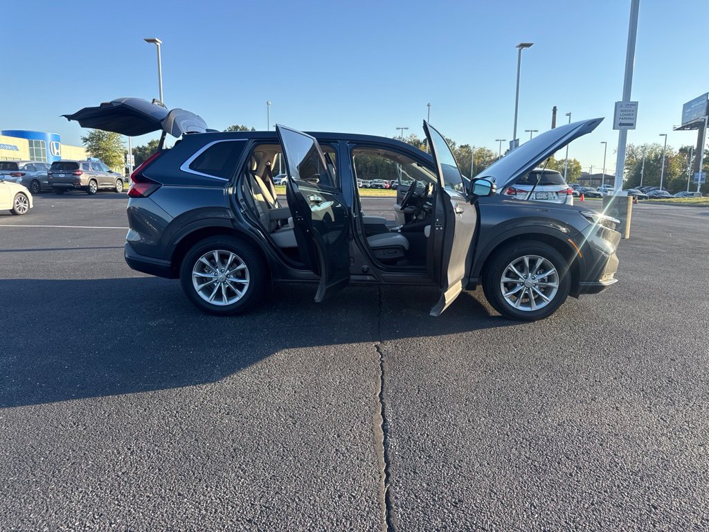 Used 2025 Honda CR-V EX-L image 11