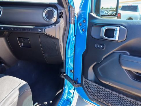 Used 2022 Jeep Wrangler Unlimited Rubicon 4xe AWD/4WD image 8