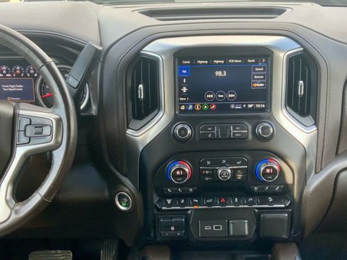 Used 2024 Chevrolet Silverado 2500 High Country image 41