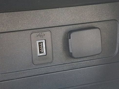 Used 2017 Ford Escape SE AWD/4WD image 16