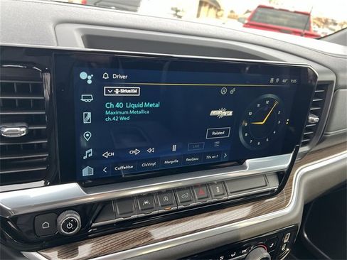 Used 2022 Chevrolet Silverado 1500 LT image 12