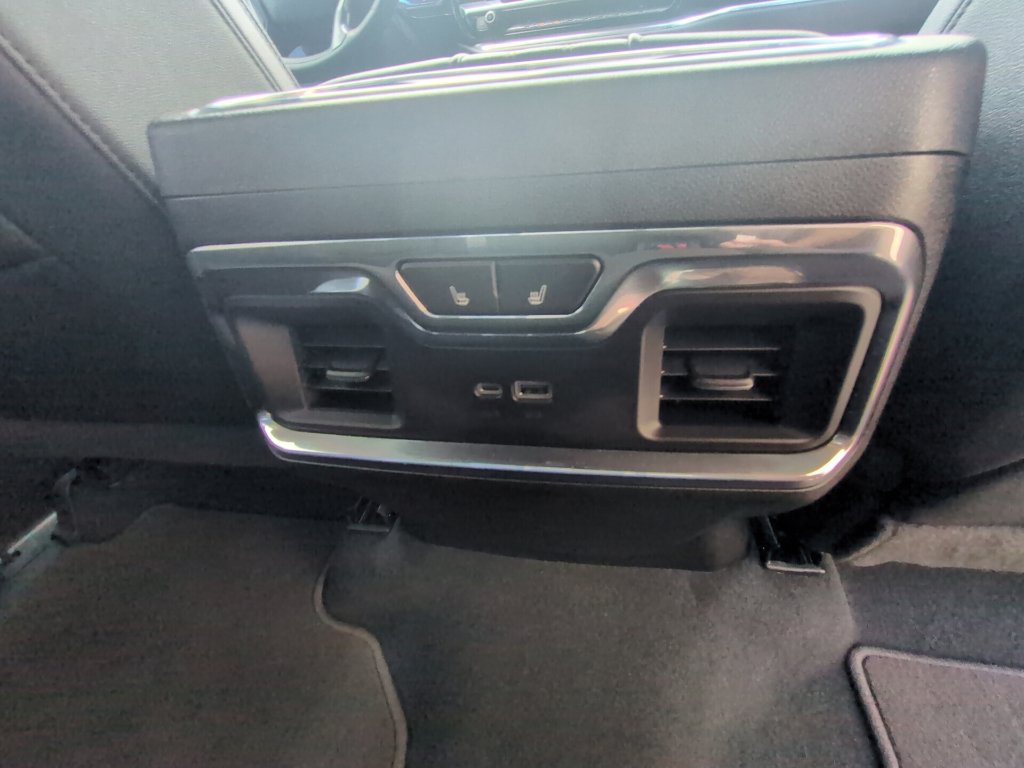 Used 2024 Chevrolet Silverado 1500 High Country w/ Technology Package AWD/4WD image 29