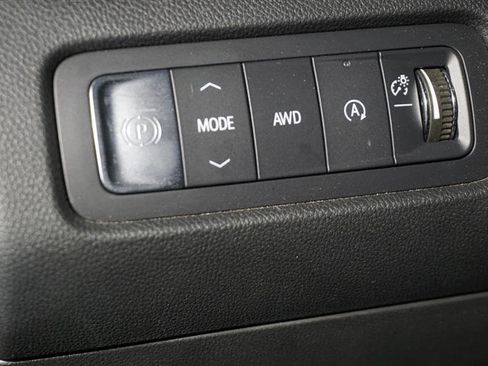 Used 2025 GMC Acadia Elevation image 15