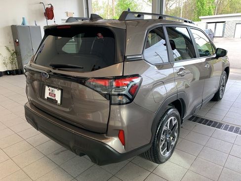 Certified 2025 Subaru Forester Premium AWD/4WD image 18