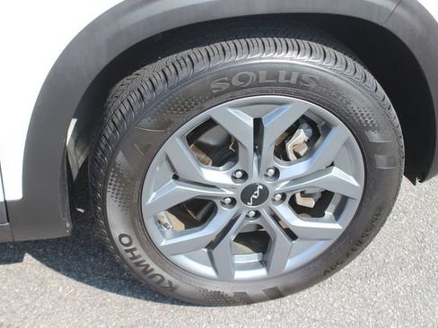 Used 2024 Kia Seltos S AWD/4WD image 36