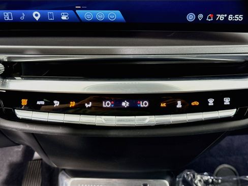 Used 2024 Cadillac Lyriq Tech AWD/4WD image 18