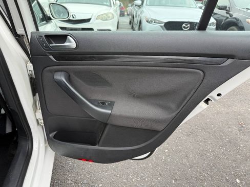 Used 2011 Volkswagen Jetta S FWD image 25