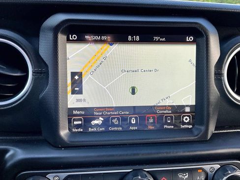 Used 2021 Jeep Wrangler Unlimited Sahara AWD/4WD image 13