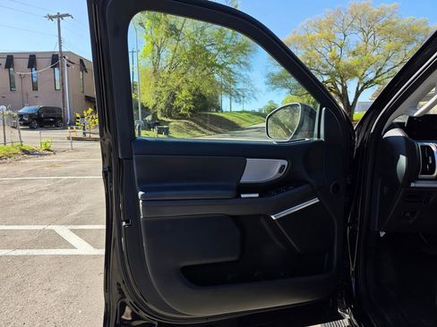 Used 2025 Ford Expedition Active image 20