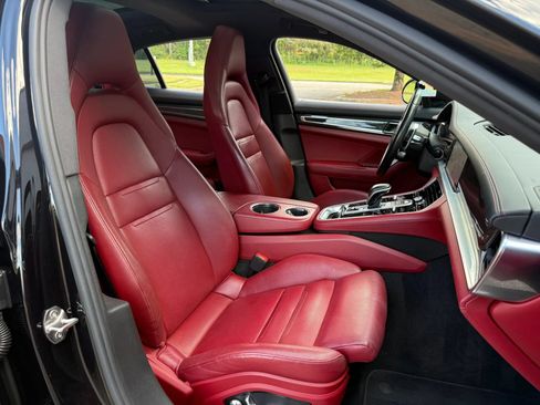 Used 2018 Porsche Panamera 4 AWD/4WD image 27
