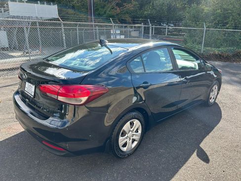 Used 2017 Kia Forte LX FWD image 5