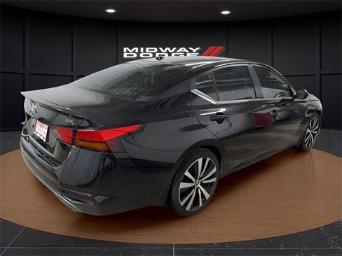 Used 2020 Nissan Altima 2.5 SR w/ Premium Package image 4