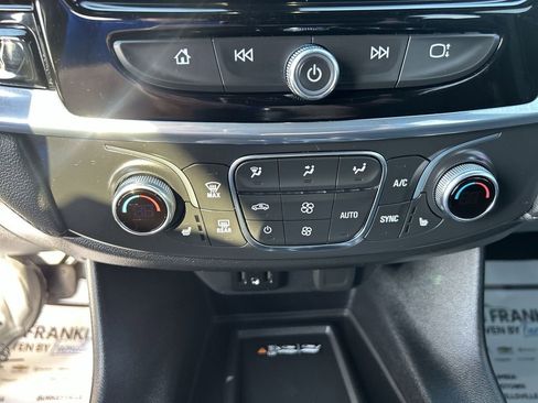 Used 2023 Chevrolet Traverse LT AWD/4WD image 24