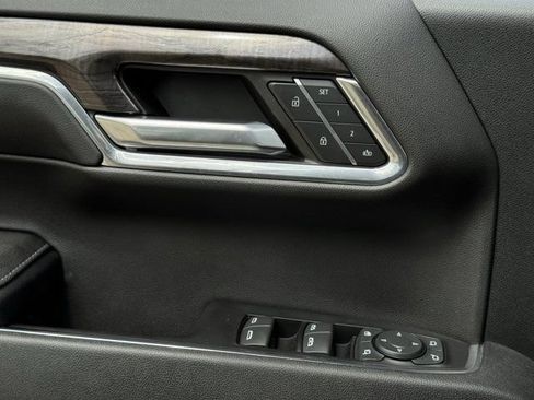 Used 2023 Chevrolet Silverado 1500 LTZ AWD/4WD image 25