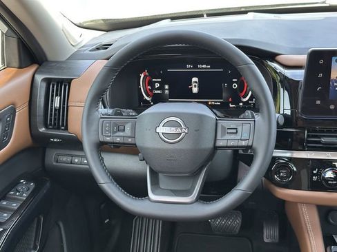 New 2026 Nissan Pathfinder Platinum AWD/4WD image 19
