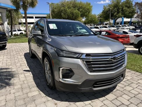 Used 2023 Chevrolet Traverse LT FWD image 17