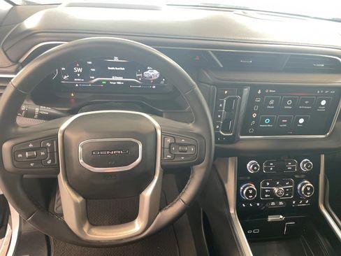 Used 2024 GMC Yukon XL Denali AWD/4WD image 16