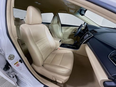 Used 2016 Toyota Camry XLE image 29