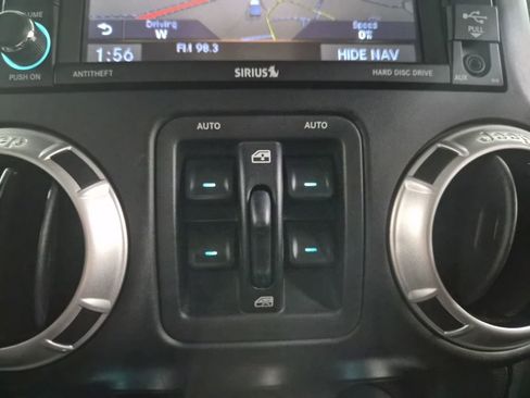 Used 2015 Jeep Wrangler Unlimited Sahara w/ Connectivity Group image 36