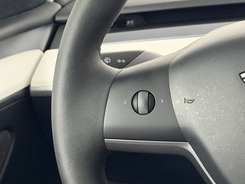 Used 2022 Tesla Model Y Performance AWD/4WD image 17