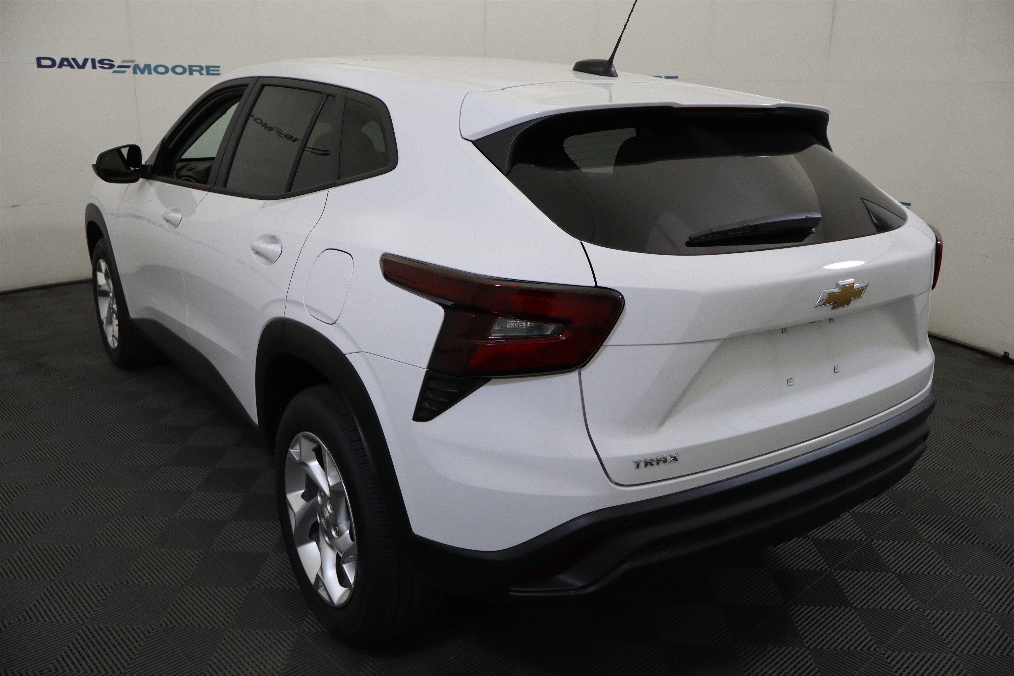 New 2026 Chevrolet Trax LS w/ LS Convenience Package FWD image 10