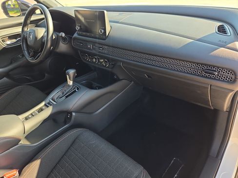 Certified 2025 Honda HR-V Sport image 31