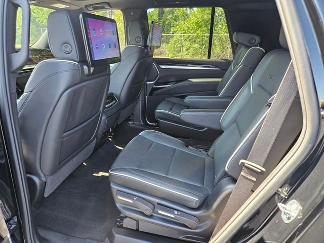 Certified 2026 Cadillac Escalade Luxury AWD/4WD image 10