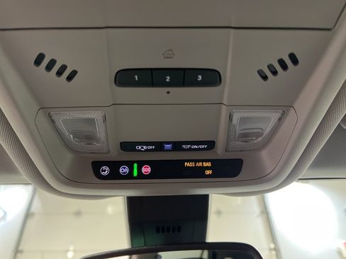 Used 2019 GMC Terrain SLT w/ Preferred Package image 14