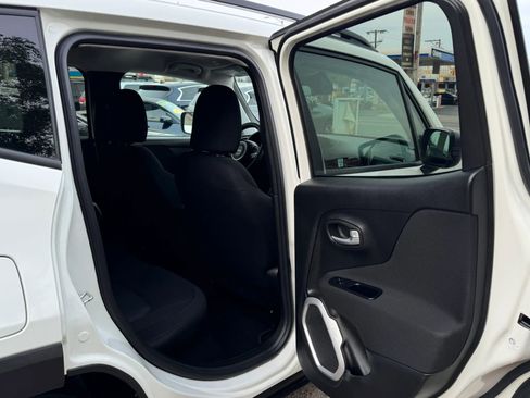 Used 2018 Jeep Renegade Sport w/ Power & Air Group image 33