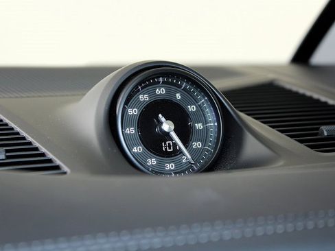 Certified 2024 Porsche Cayenne Coupe image 14