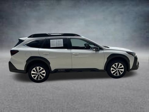 Used 2025 Subaru Outback Premium AWD/4WD image 6