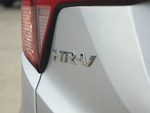 Used 2016 Honda HR-V LX image 8