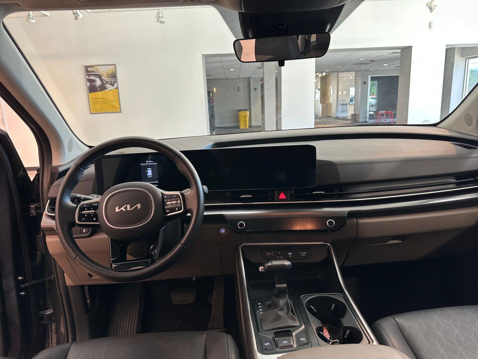 Used 2026 Kia Carnival FWD image 36