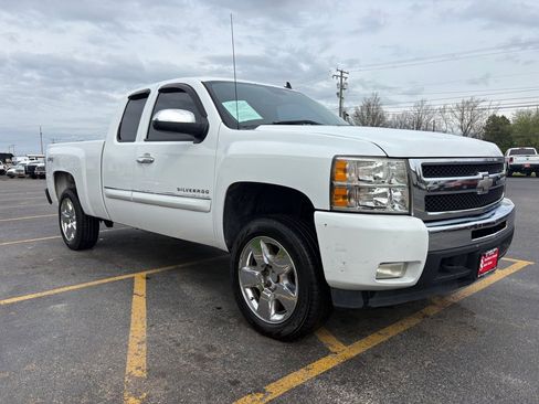 Used 2011 Chevrolet Silverado 1500 LT w/ Florida Edition image 4