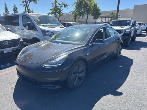 Used 2019 Tesla Model 3 Standard Range Plus image 1