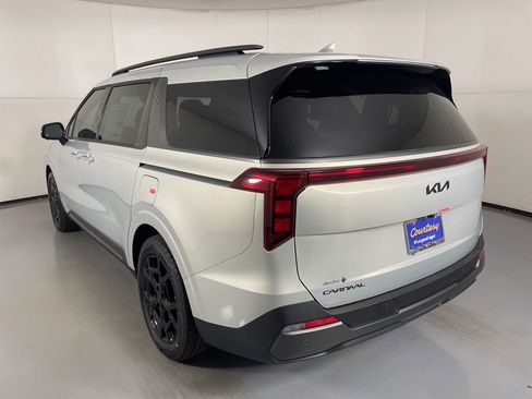 New 2026 Kia Carnival SX w/ SX Dark Edition Package FWD image 6
