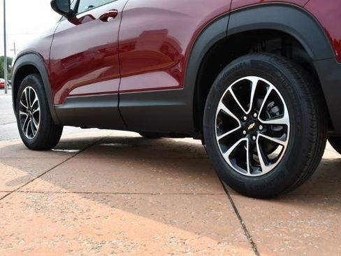 New 2025 Chevrolet TrailBlazer LT w/ Convenience Package image 12