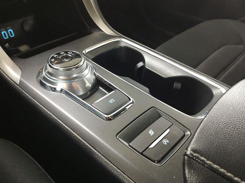 Used 2020 Ford Fusion SE FWD image 10